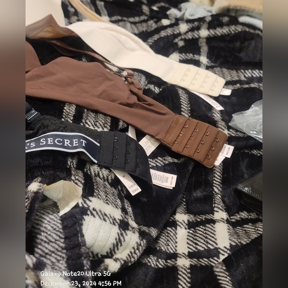 3 BNWT Victoria Secret bras in Black/lace,Silk brown & Beige 40C - Picture 3 of 13